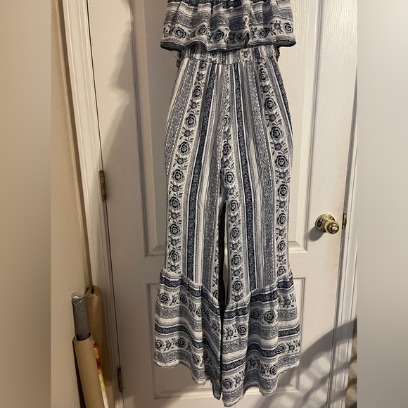 American Eagle Blue Floral Strapless Jumpsuit Sz M Beach Boho Party - Picture 2 of 9